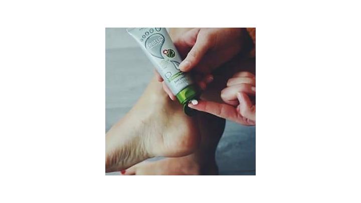 کرم رفع ترک پاشنه ی پا اوریفلیم FEET UP Advanced Cracked Heel Repair & Smooth