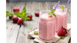 اسموتی توت فرنگی Strawberry smoothie