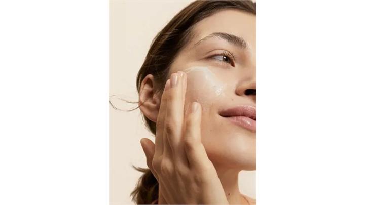 ماسک صورت دانه چیا و عسل لاونیچر اوریفلیم Love Nature Nourishing Face Mask with chia & organic honey