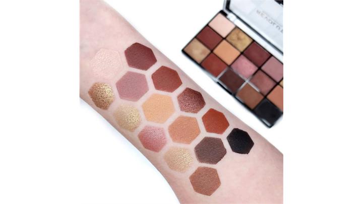 پالت سایه رولوشن 15 رنگ Revolution Reloaded Velvet Rose Palette