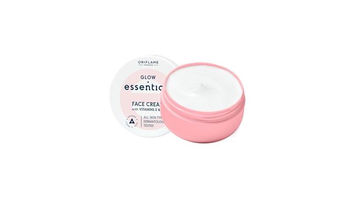 کرم صورت ویتامینه اوریفلیم Glow Essentials Face Cream 