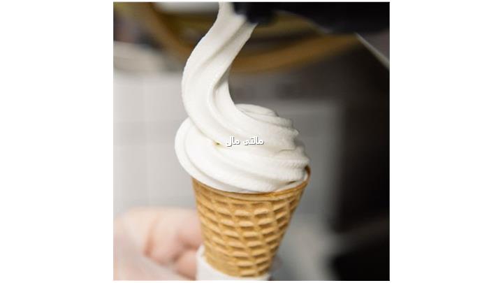 بستنی دستگاهی Ice cream machine قیفی با طعم وانیلی